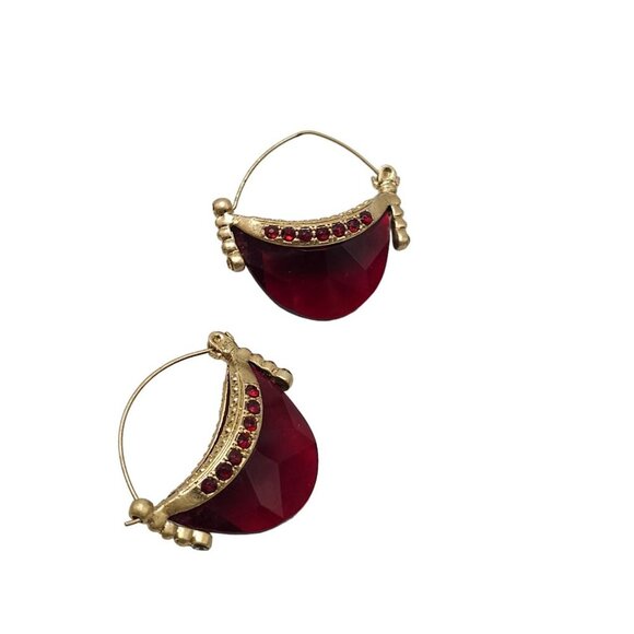 Vintage Costume Jewelry Earrings Gold Tone Metal Red Faux Rhinestones - Picture 2 of 4